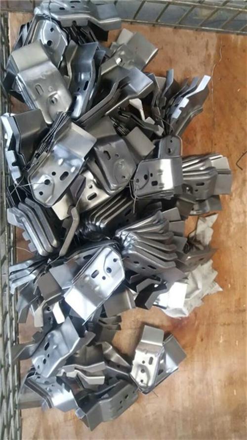 電動汽車鈑金件廠家探析 以德州華孚液壓為例的專業(yè)應(yīng)用